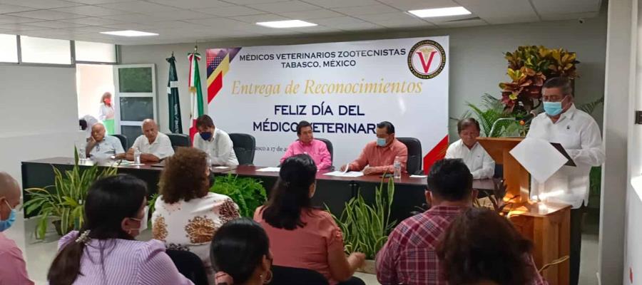 Con el llamado a recuperar el prestigio y ser de nuevo referente nacional, Médicos Veterinarios celebran su día