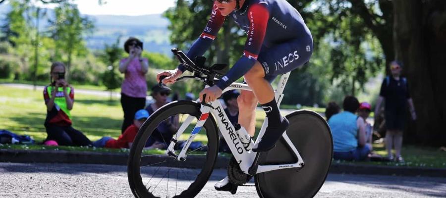 Ciclista recorre 55.548 km en una hora