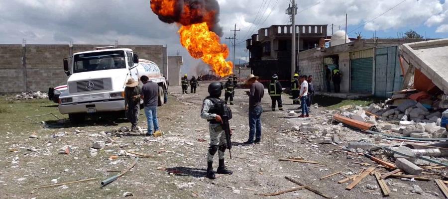 Explota toma clandestina en ducto de Pemex en Amozoc, Puebla