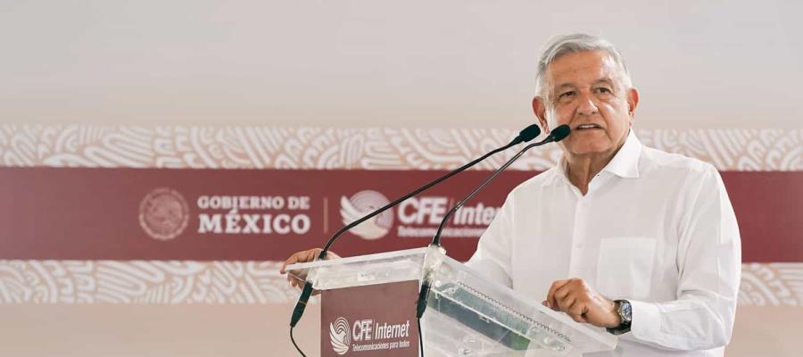 Se reúne AMLO con trabajadores de CFE en Chiapas; promete llevar internet a pueblos marginados