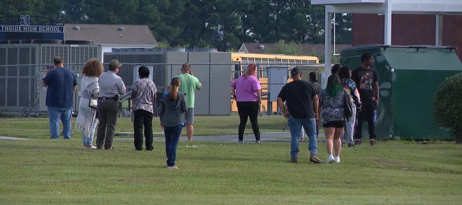 Ataque con cuchillo en escuela de Carolina del Norte deja un muerto y dos heridos