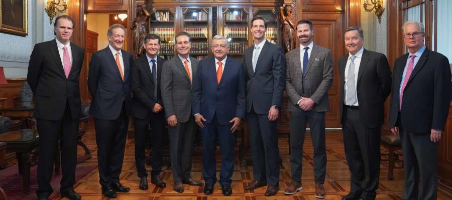 AMLO recibe a directivos de las Grandes Ligas en Palacio Nacional