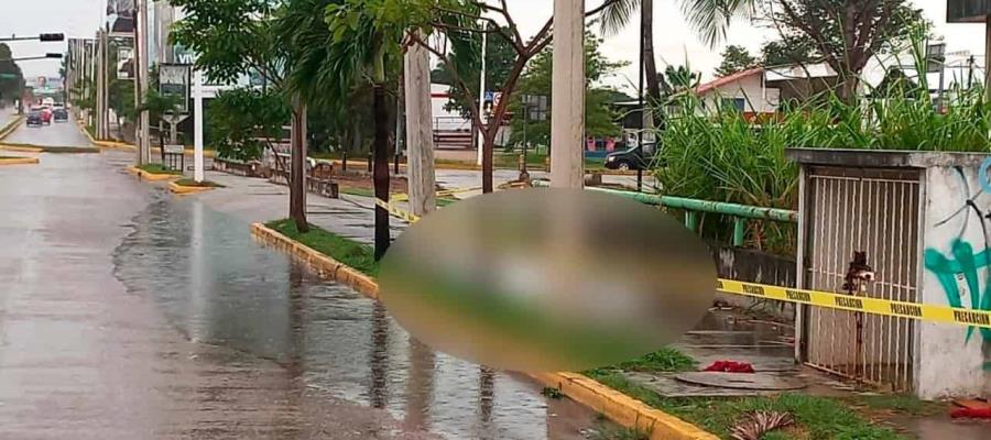 Encuentran indigente muerto en Periférico de Villahermosa