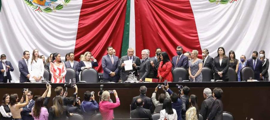 Entrega Adán Augusto Informe de López Obrador al Congreso de la Unión