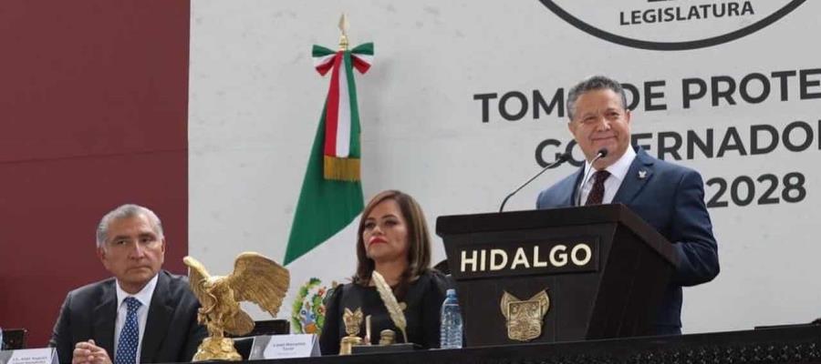 Julio Menchaca rinde protesta como gobernador de Hidalgo