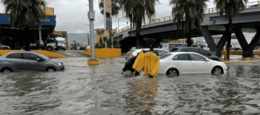 Fuertes lluvias provocan inundaciones en Torreón, Coahuila