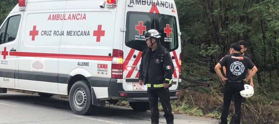 Muere familia arrastrada por la corriente de un arroyo en Nuevo León