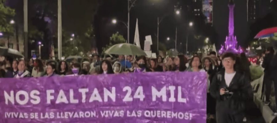 Realizan marcha contra la militarización del país en la CDMX