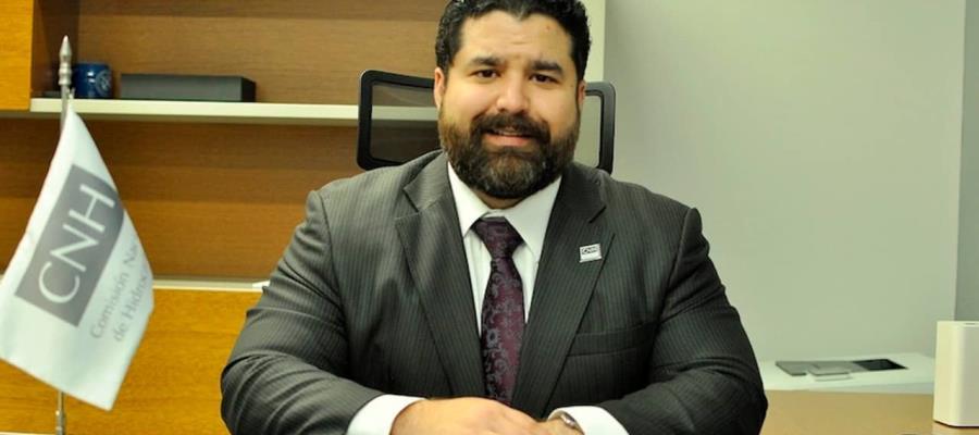 Renuncia comisionado presidente de la CNH, Rogelio Hernández