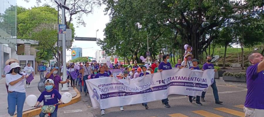 Marchan en Tabasco para exigir que se garantice tratamiento de Fibrosis Quística en sector público