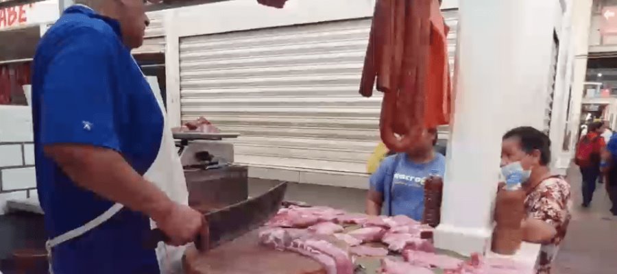 ¡Nos fuimos al Pino Suárez! Hasta 500 pesos podría costar cenar pozole este 15 de septiembre