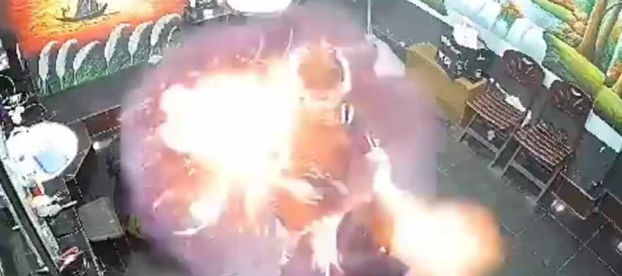 Mueren 2 hombres en peluquería tras explotar secadora de cabello en Bangladesh