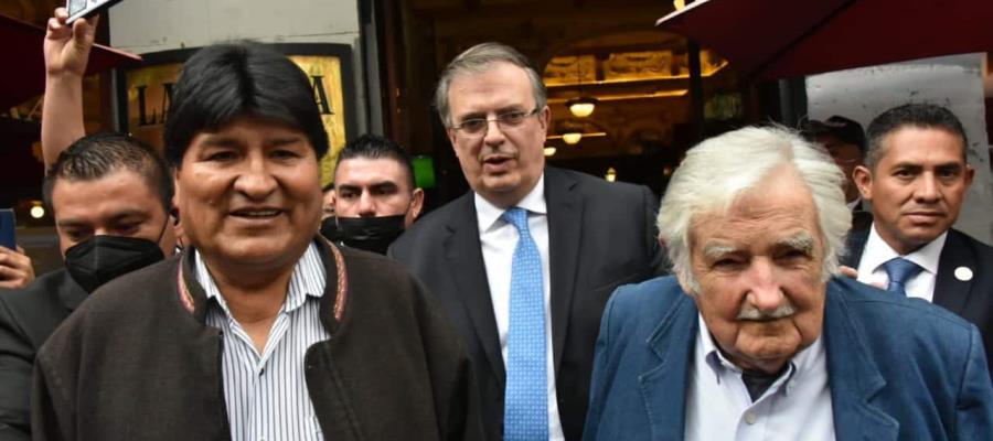 Evo Morales y Pepe Mujica piden “México lindo y querido” durante comida con Ebrard