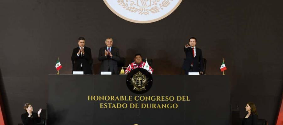 Esteban Villegas rinde protesta como gobernador de Durango