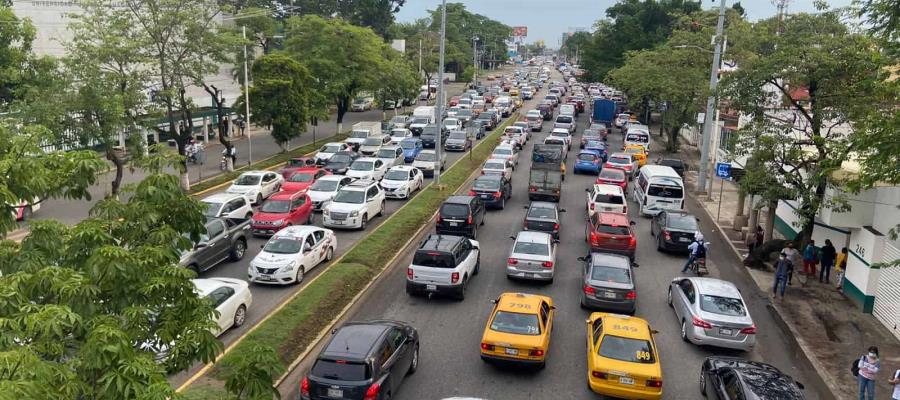 Caos vial en avenida Universidad es provocado por los mismos usuarios: SOTOP