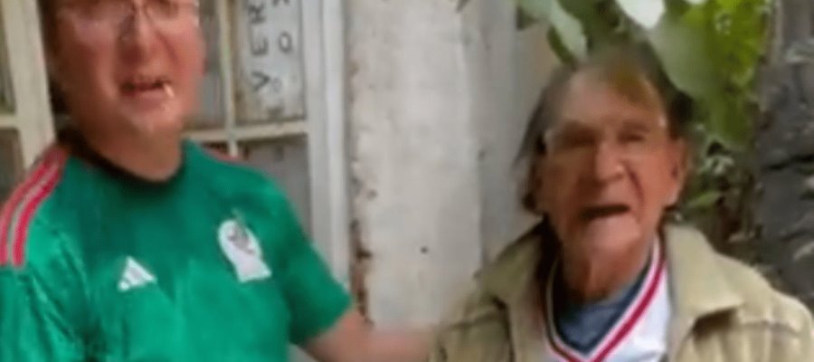 ¡Le cumple su sueño! Nieto le regala a su abuelo boleto para ver por primera vez a las Chivas