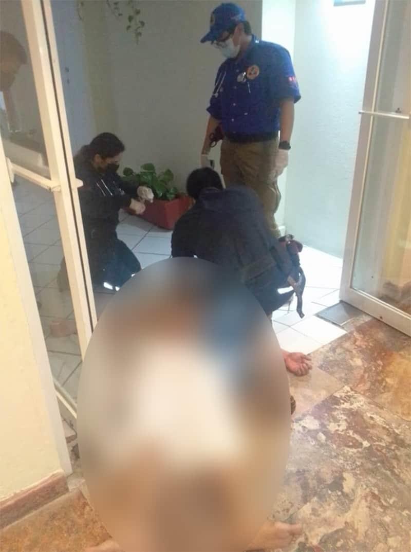 Profesor discute con su pareja en un hotel de Villahermosa y ésta lo apuñala en el cuello