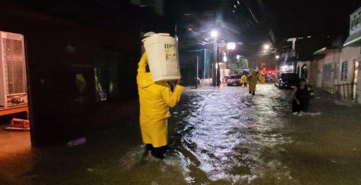 Se inundan primeras colonias en Macuspana