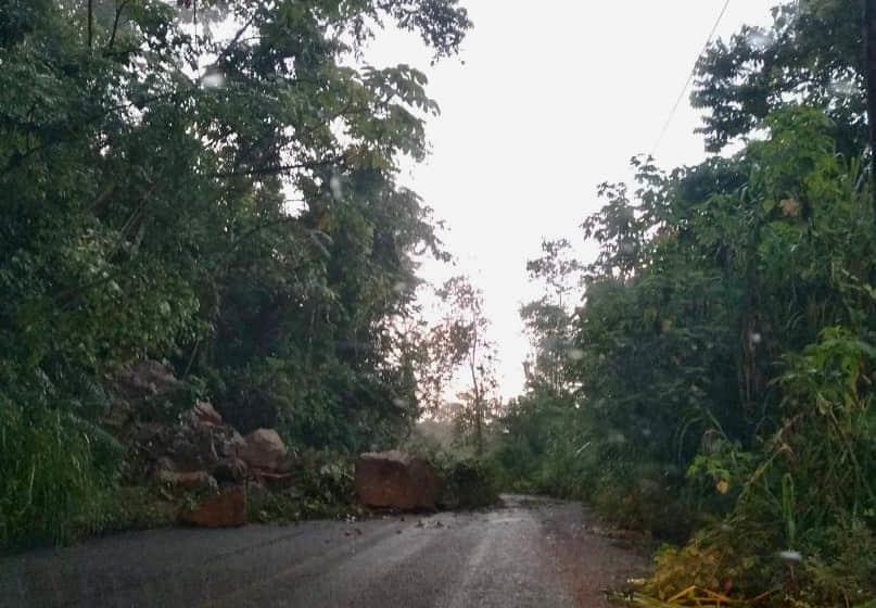 Lluvias provocan deslave en la Tapijulapa-Oxolotán