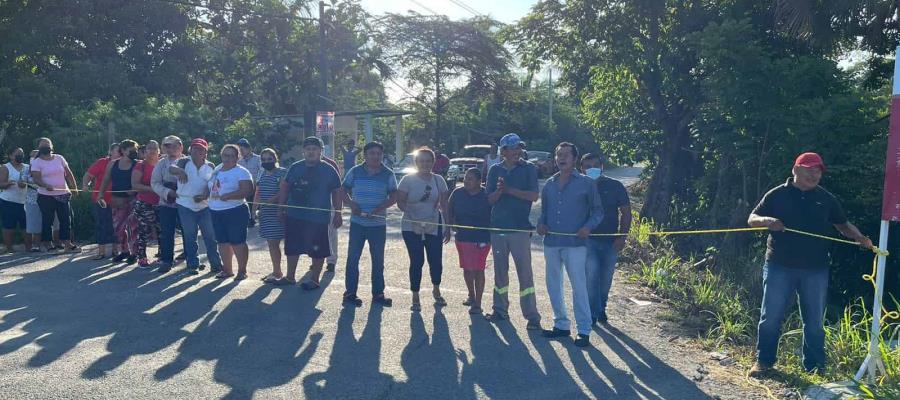 Bloquean entrada a Medellín y Pigua, piden reparación de sus calles