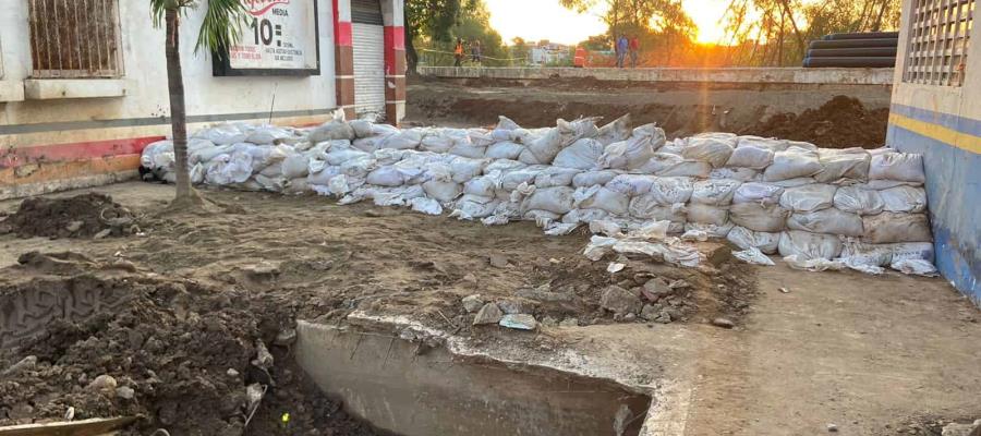 Costales en el malecón de Villahermosa es una medida de prevención: Yolanda Osuna