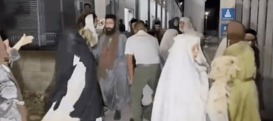 Migrantes judíos ortodoxos se fugan del DIF de Huixtla, Chiapas Migrantes judíos ortodoxos se fugan del DIF de Huixtla, Chiapas