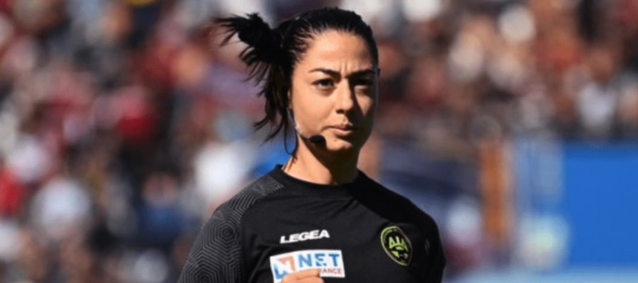 Historia en la Serie A, por primera vez una mujer pita partido de Primera División. Historia en la Serie A, por primera vez una mujer pita partido de Primera División.