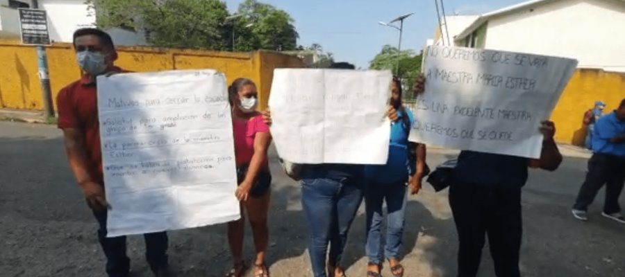 Protestan padres de familia en Setab; exigen maestros frente a grupo