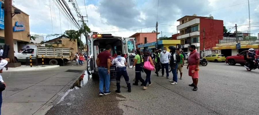 Madre e hijo son atropellados en Atasta Madre e hijo son atropellados en Atasta