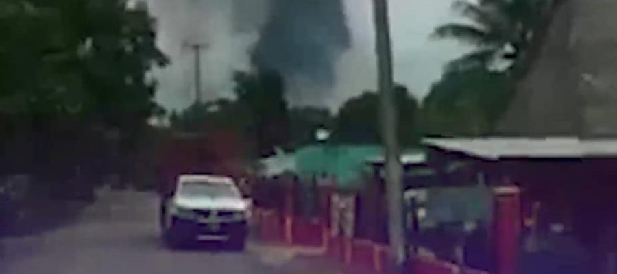 Familias huyen de sus casas ante explosión de ducto en Huimanguillo