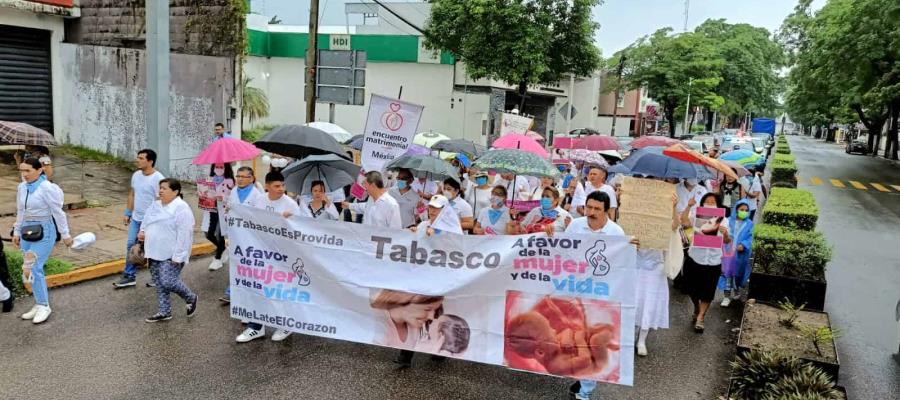 Marchan por la vida y la mujer en Tabasco