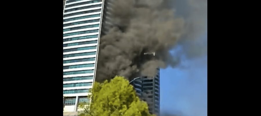 [VIDEO] Se incendia edificio ‘Centaurus’ en Pakistán