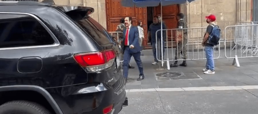 Captan a Omar Fayad saliendo de Palacio Nacional; se habría reunido con el presidente