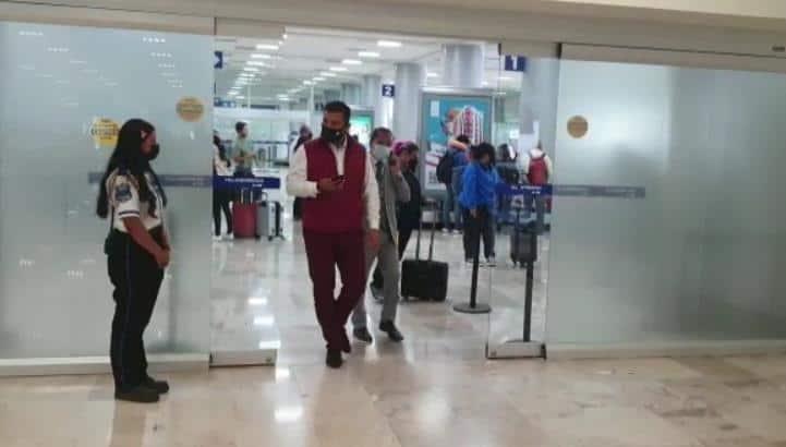 ¡A volar el cubrebocas! Ya no es obligatorio en aeropuertos y aviones 