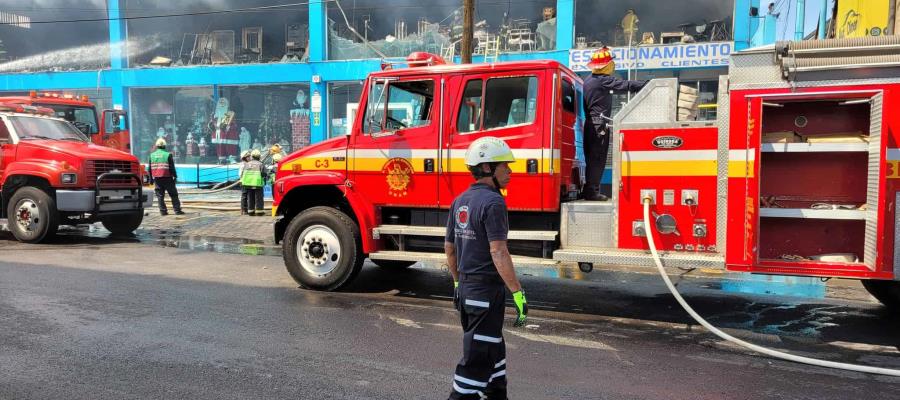 Incendio consume ‘Galerías el Triunfo de San Jerónimo en CDMX Incendio consume ‘Galerías el Triunfo de San Jerónimo en CDMX