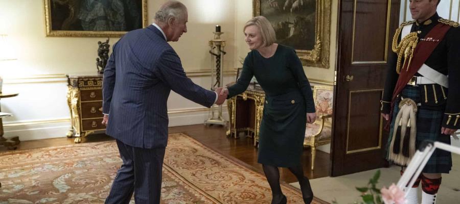 Sostienen Rey Carlos III y Liz Truss primera audiencia semanal