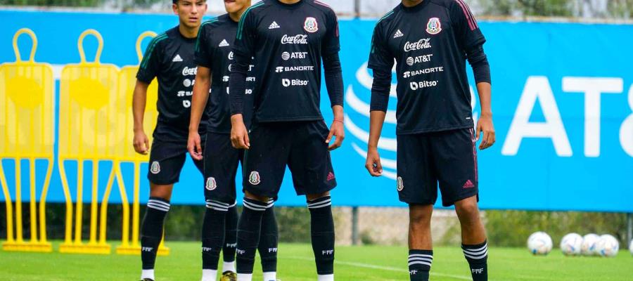 El Tri llevaría jugadores jóvenes como sparrings a Qatar El Tri llevaría jugadores jóvenes como sparrings a Qatar