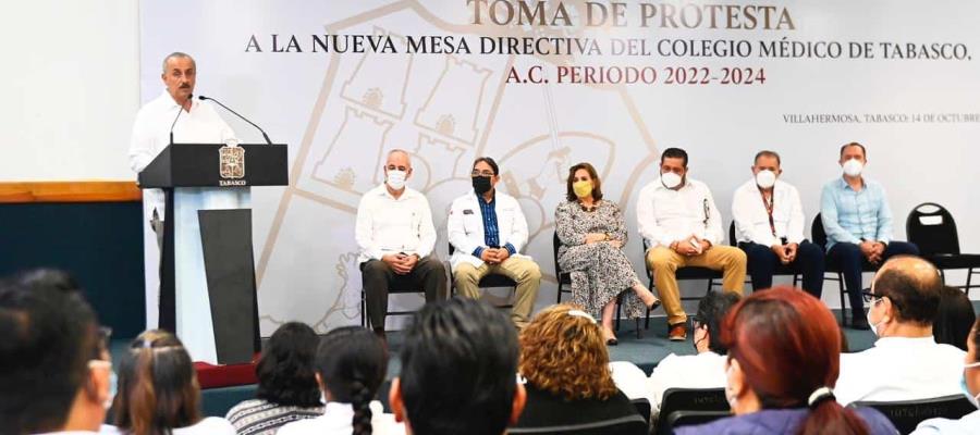 Asume Benjamín Salomón Alcocer como nuevo presidente del Colegio Médico de Tabasco Asume Benjamín Salomón Alcocer como nuevo presidente del Colegio Médico de Tabasco