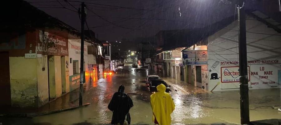 “Karl” provoca inundaciones en Pichucalco, Chiapas