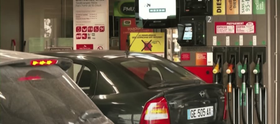 Continúa escasez de gasolina por huelgas en Francia