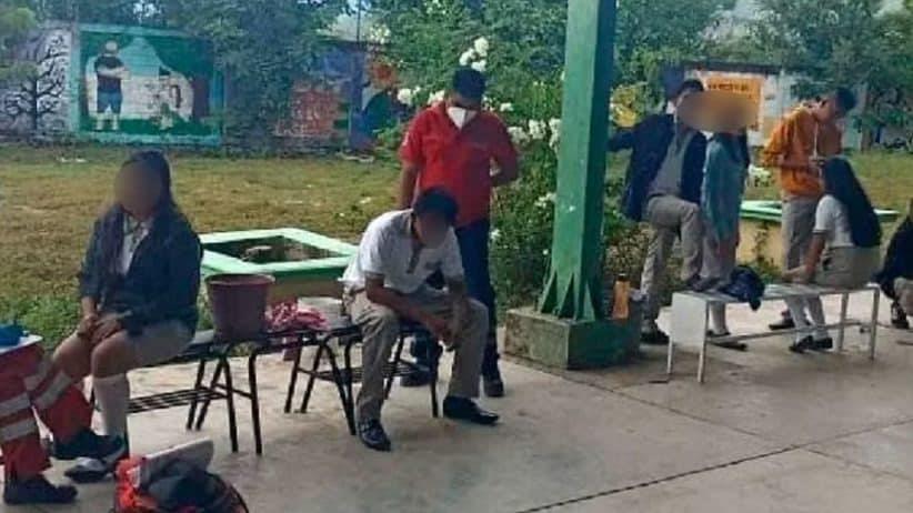 Se intoxican 30 alumnos en secundaria de Iguala, Guerrero