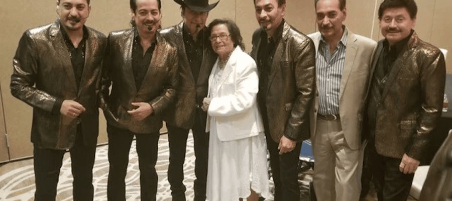 [VIDEO] ¡En pleno concierto! Los Tigres del Norte anuncian muerte de su mamá; todo fue un mal entendido
