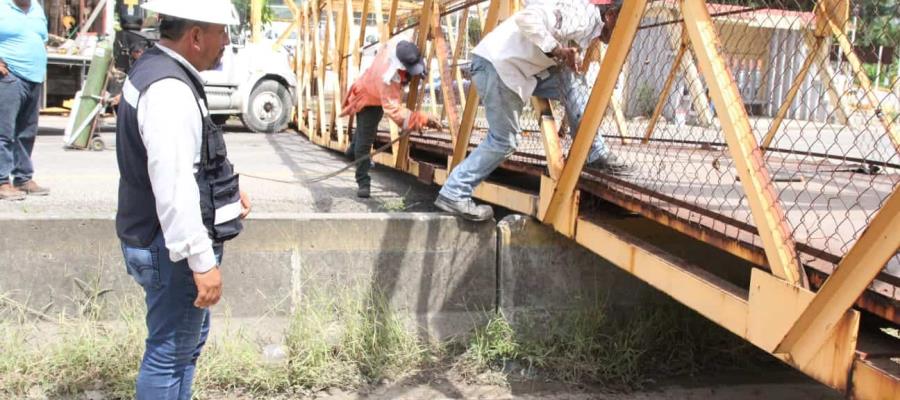 Desmantelan puente peatonal de la Villahermosa-Teapa