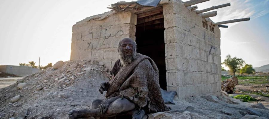 En Irán muere el hombre más sucio del mundo