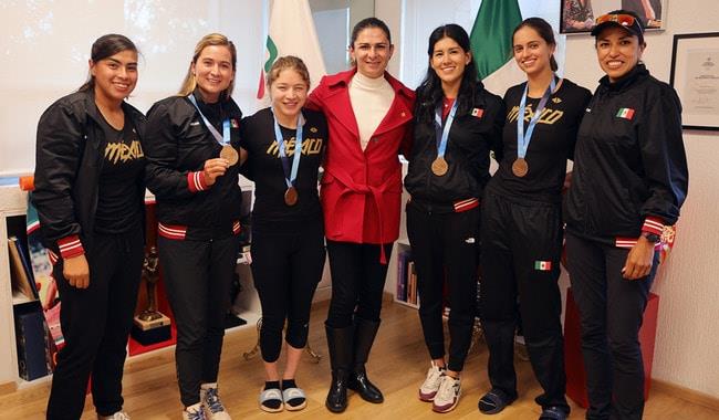 Checo Pérez y Julio César Chávez, entre los ganadores al Premio Nacional del Deporte