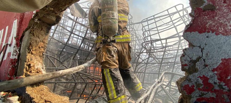 Se incendia fábrica de químicos en Tlaquepaque, Jalisco