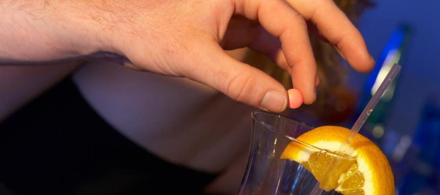 ¡Cuidado! Así drogarían a jóvenes en bares de CDMX