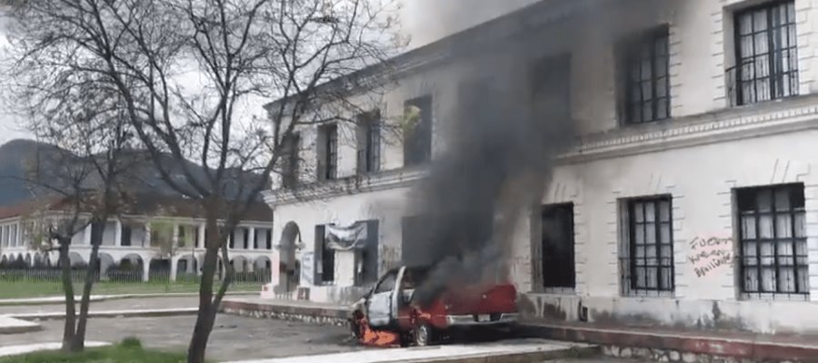 [VIDEO] Se enfrentan Los Motonetos y autoridades en San Cristóbal