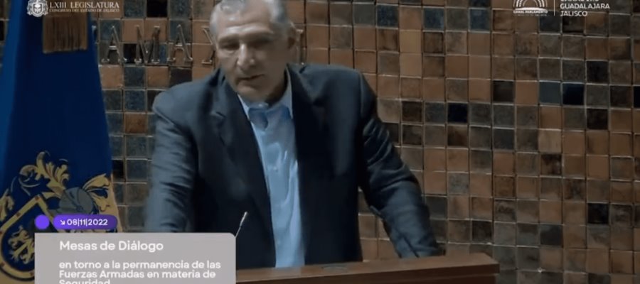 Asegura Adán Augusto que Calderón vive huyendo en el extranjero