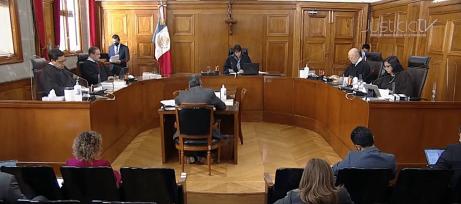 Reprueba AMLO intento de ministro de la Corte para prohibir nacimientos en espacios públicos